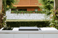 outdoorküche-deluxe-mit-grillflach-gartengrill
