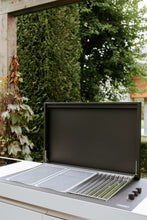 outdoorküche-deluxe-mit-grillflach-gartengrill